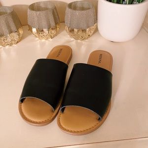 Black merona slides